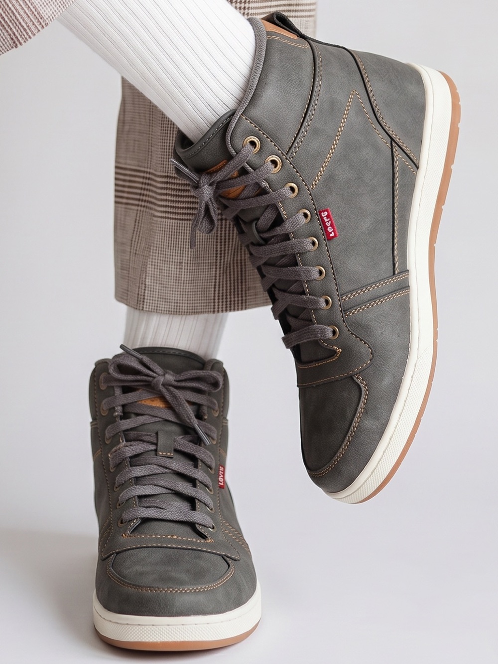 Levi’s Men’s High Top Sneakers Gray Lace Up Casual Shoes Size 11